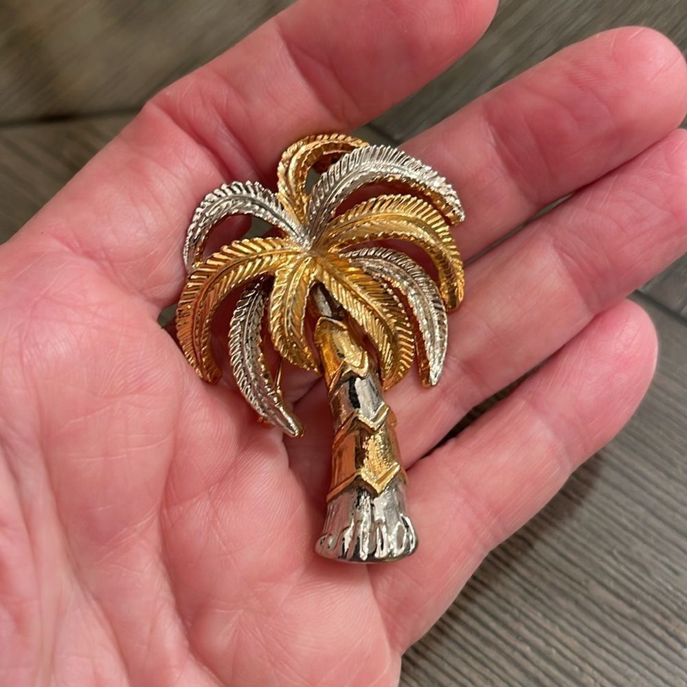 Vintage Two-tone Palm Tree Pin, Tropical Tree - Picture 8 of 16
